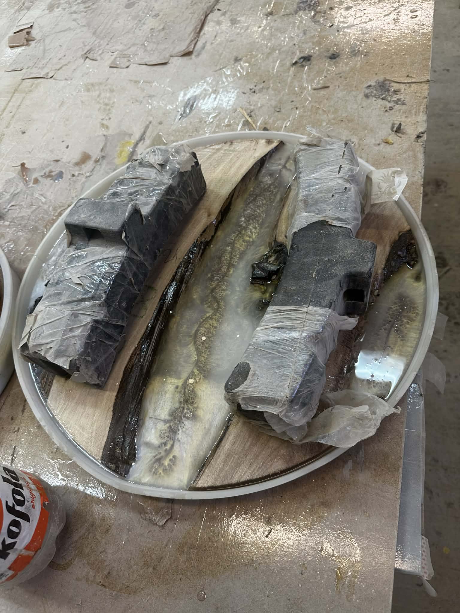 4 výroba epoxidového stolu